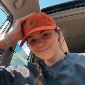 Meet your Posher, Macie